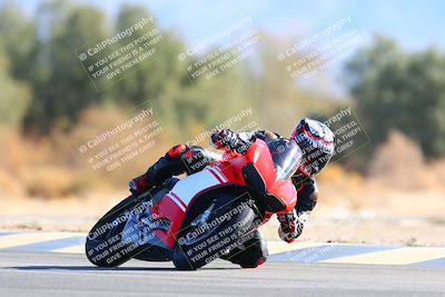 media/Jan-08-2022-SoCal Trackdays (Sat) [[1ec2777125]]/Turn 7 (1035am)/